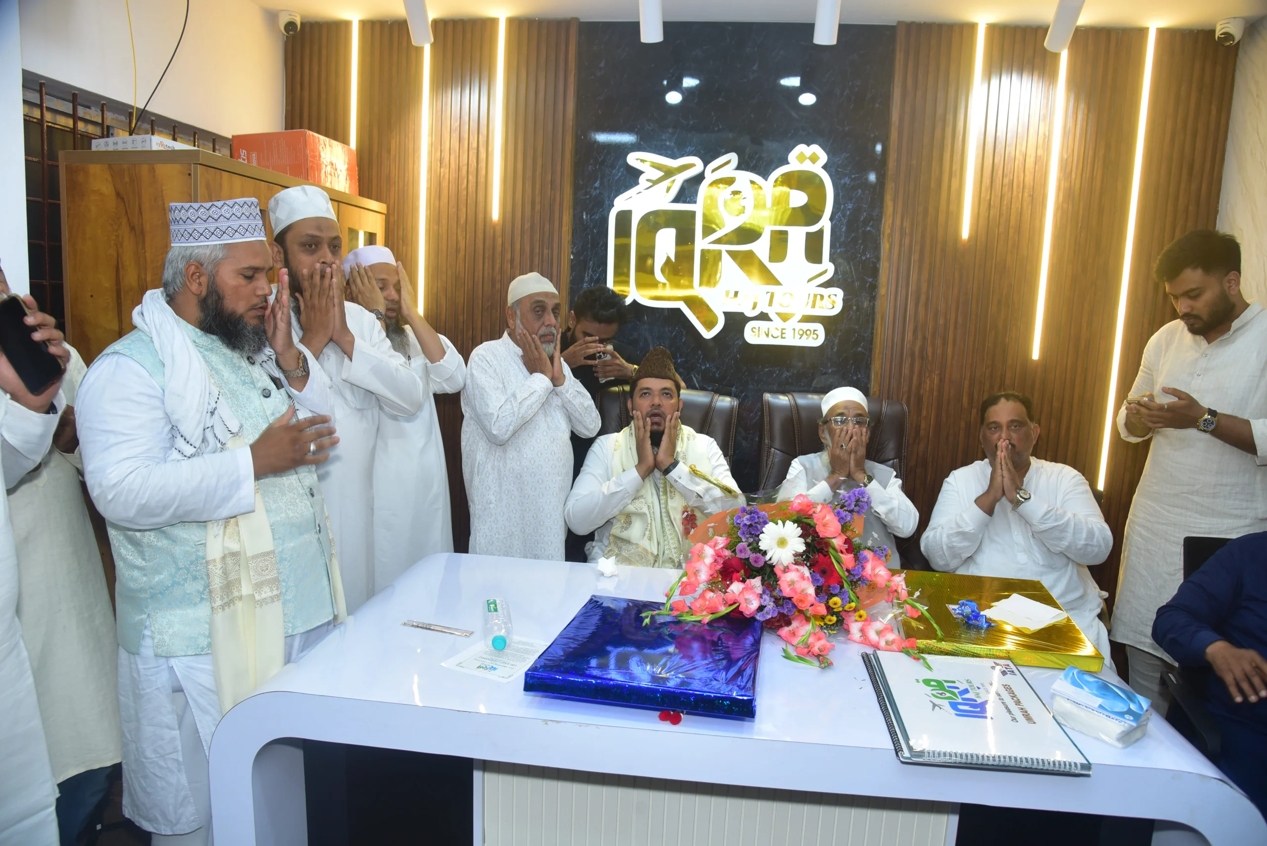 Iqra Haj Umrah group photo 2